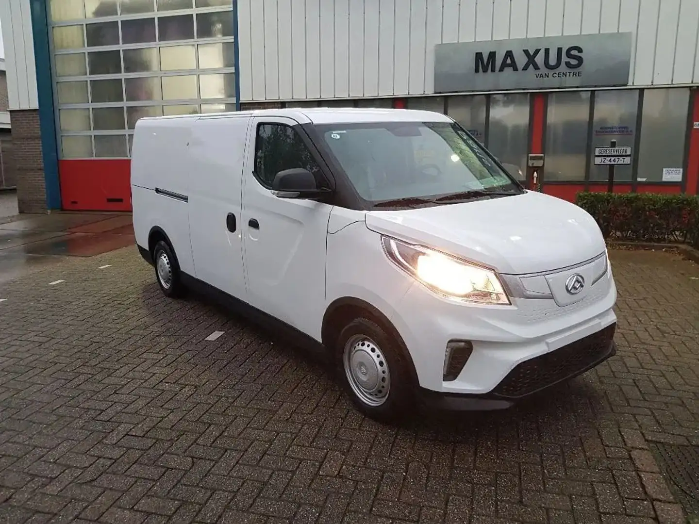 Maxus eDeliver 3 e-Deliver3 / 100% ELEKTRISCHE Bestelwagen / Lwb / Blanco - 2