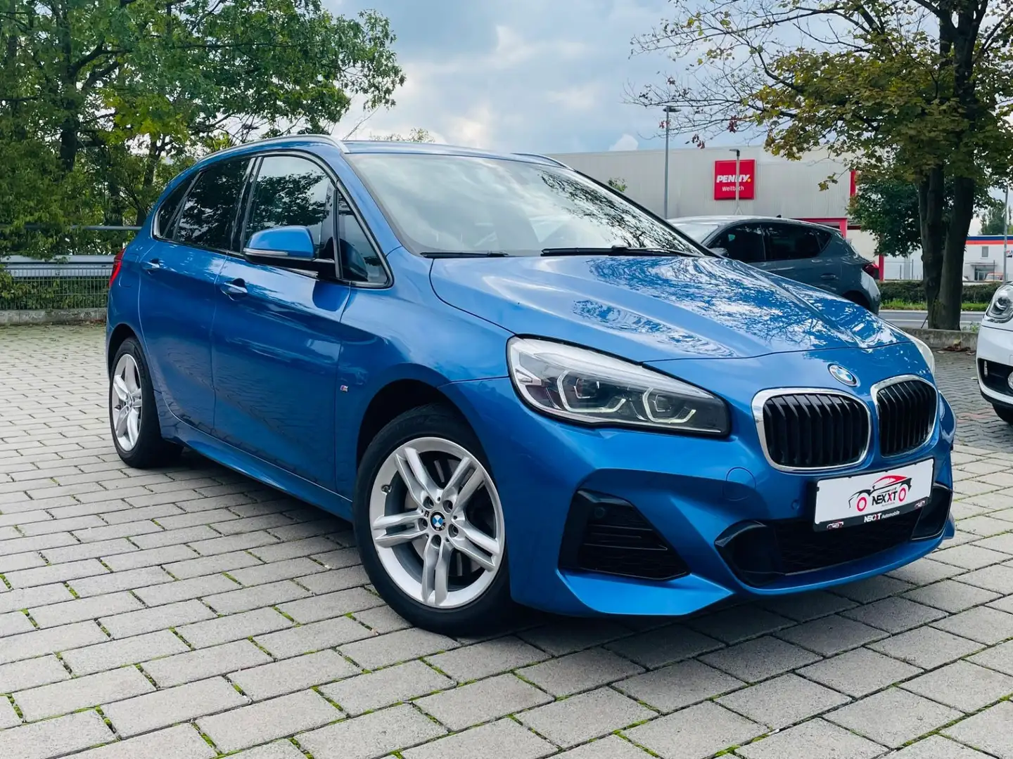 BMW 225 Baureihe 2 Active Tourer 225 xe M Sport Blau - 2
