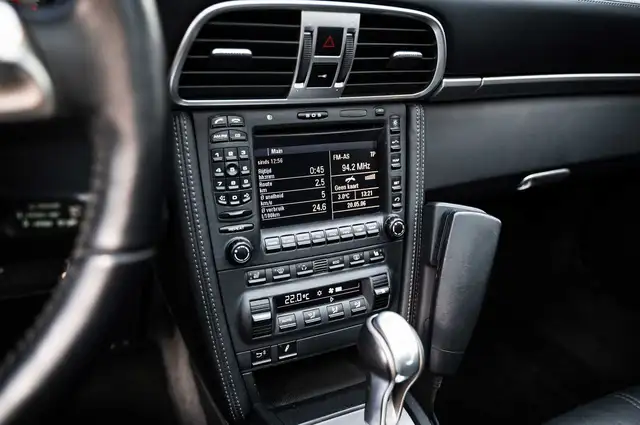 Porsche 911 view 13
