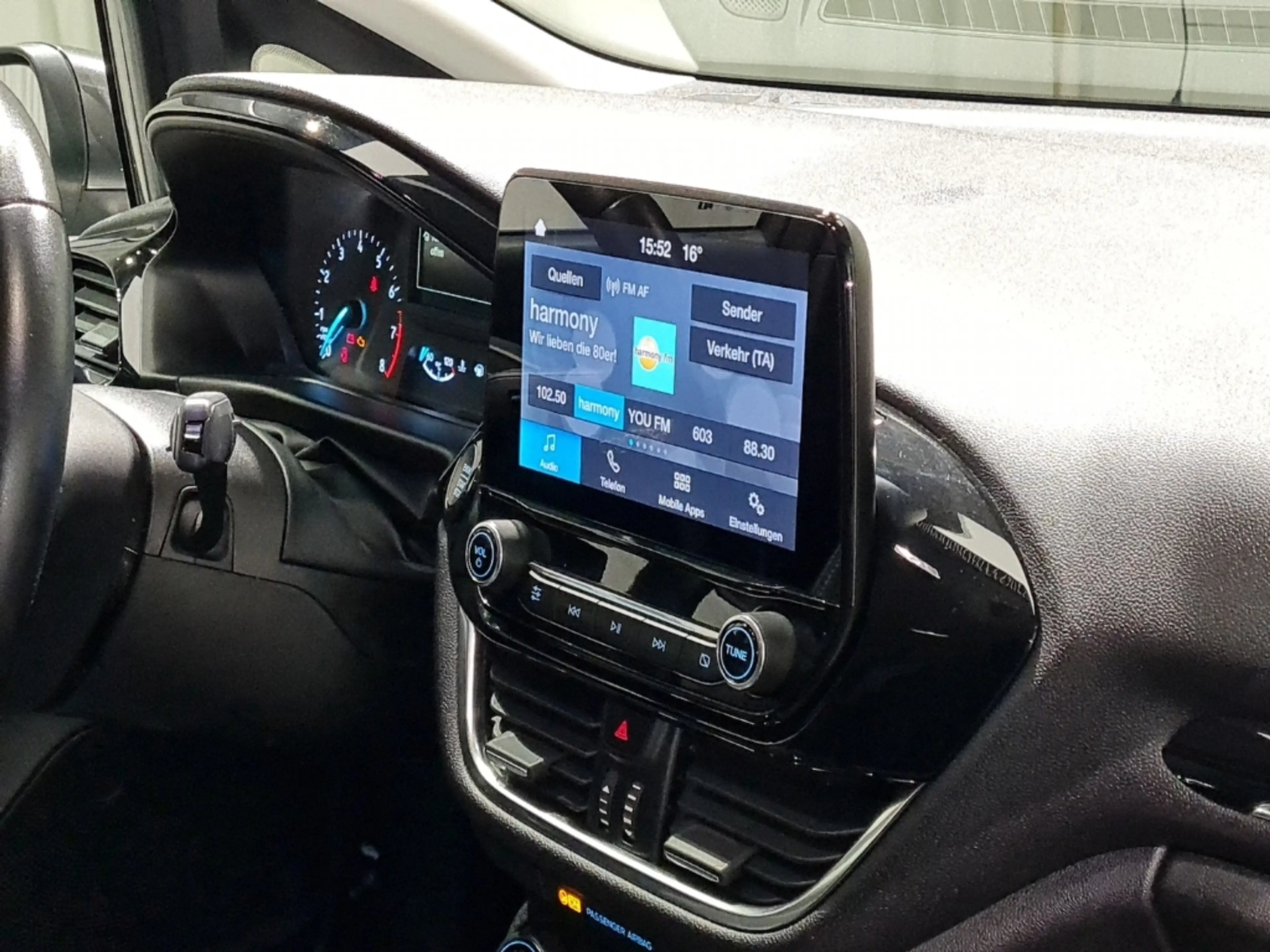 Ford Fiesta 1.0 EcoB Titanium*KLIMAAUTOM.* — photo 6