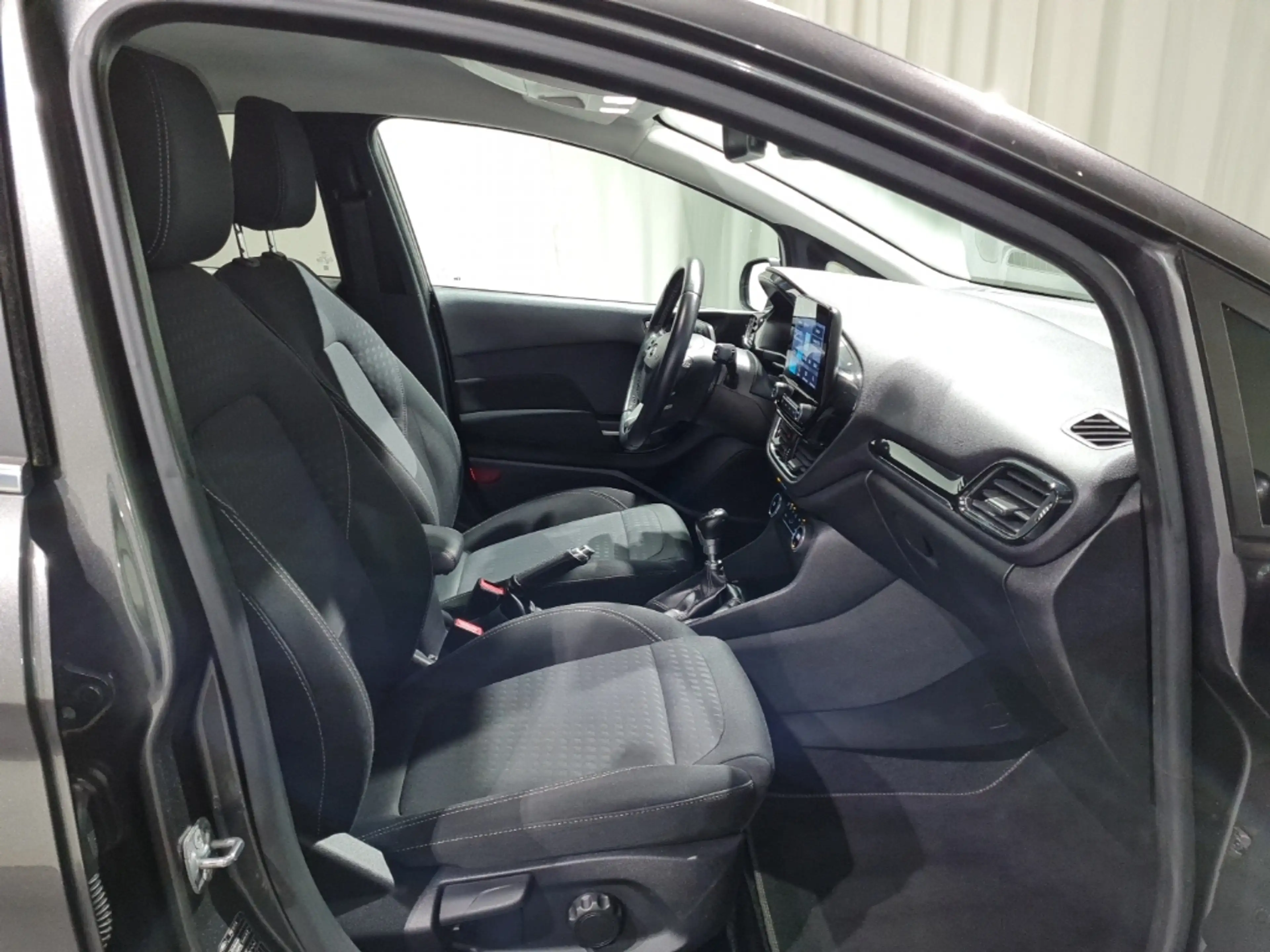 Ford Fiesta 1.0 EcoB Titanium*KLIMAAUTOM.* — photo 4