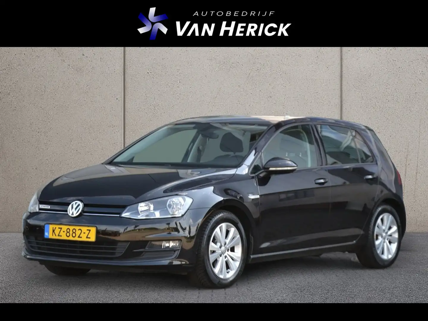 Volkswagen Golf 1.0 TSI 116PK Comfortline | Navigatie | Climate Co Zwart - 1