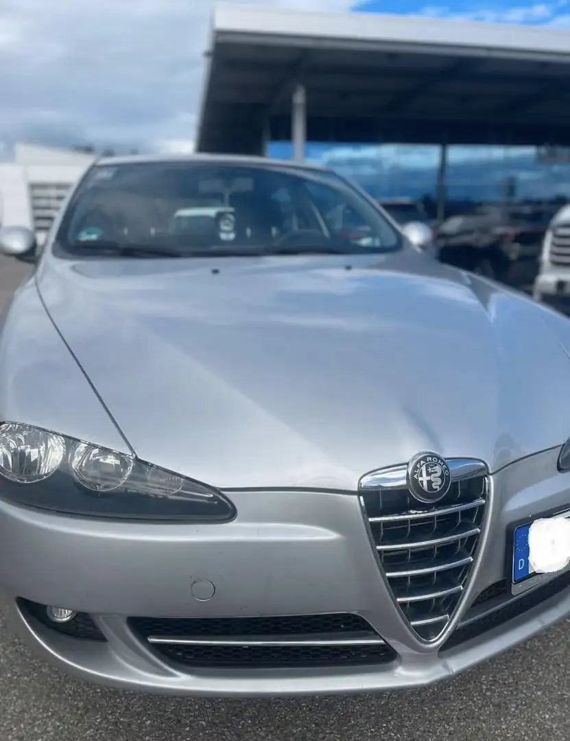 Alfa Romeo 147 1.9 JTm 8V TÜV Neu 2027! - 2