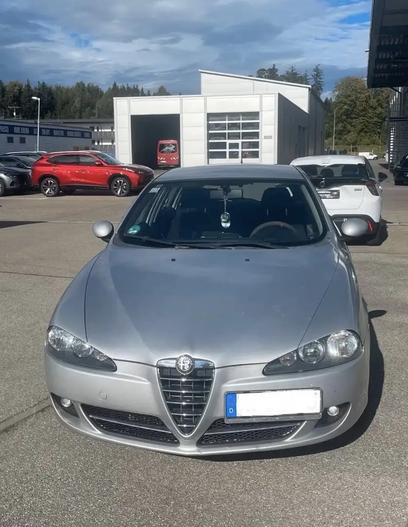 Alfa Romeo 147 1.9 JTm 8V TÜV Neu 2027! - 1