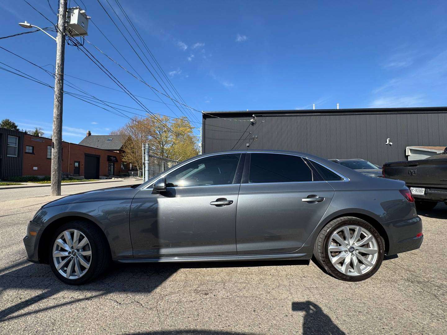 2018 Audi A4 Komfort alt 2