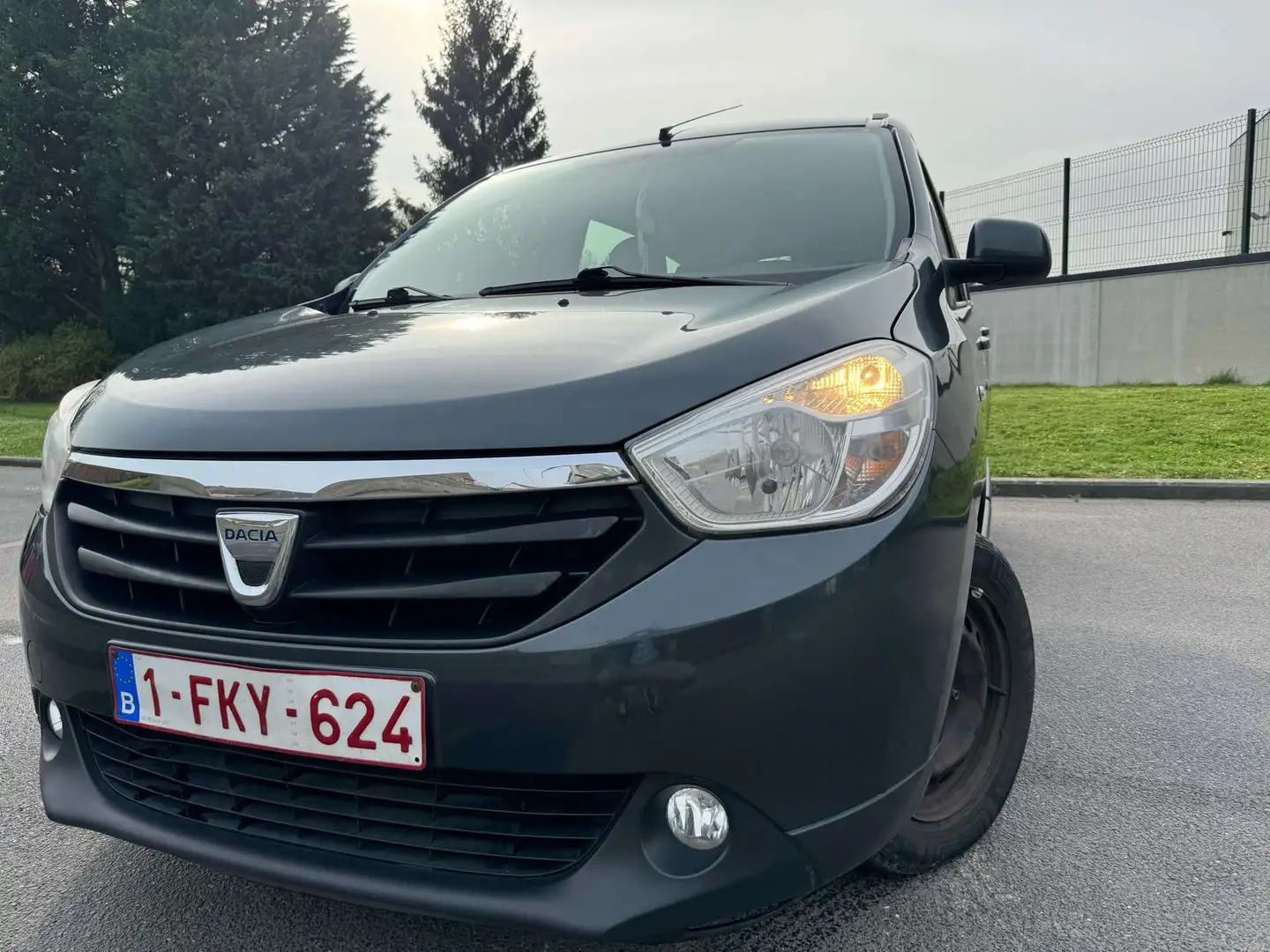 Dacia Lodgy 1.5 dCi Ambiance 5pl*EURO5 Gris - 1