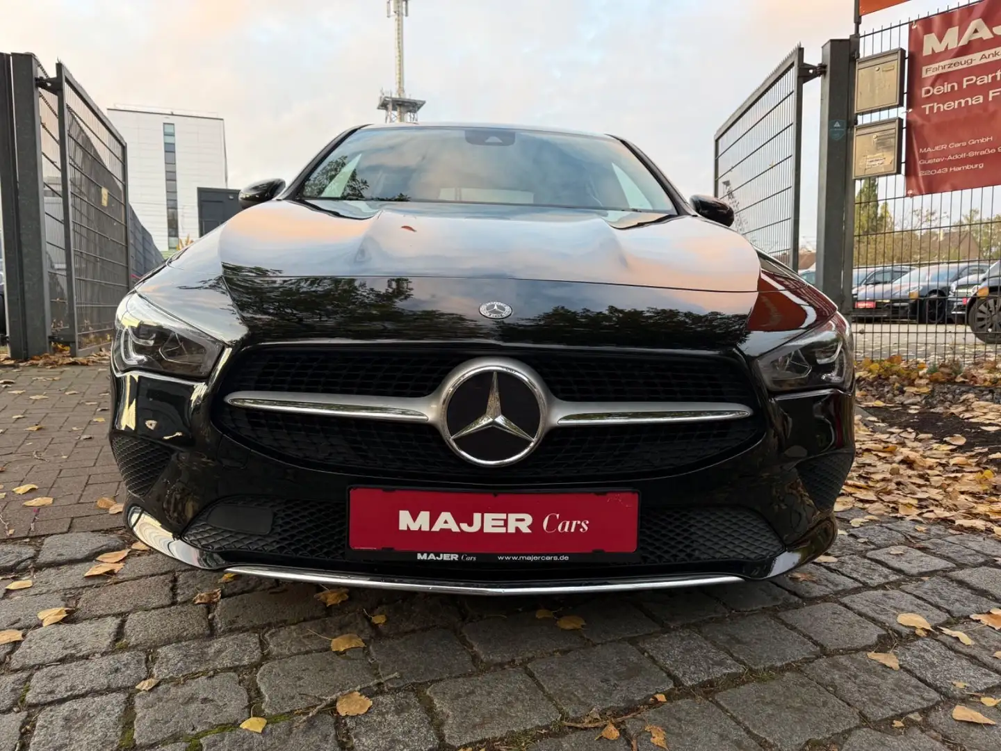 Mercedes-Benz CLA 180 Shooting Brake*LED*NAVI*CAM*LEDER*SHZ Schwarz - 2
