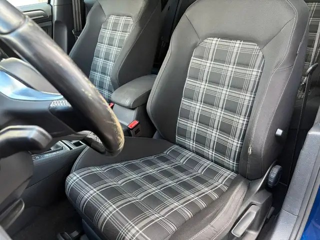 Volkswagen Golf view 12