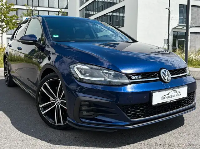 Volkswagen Golf view 2