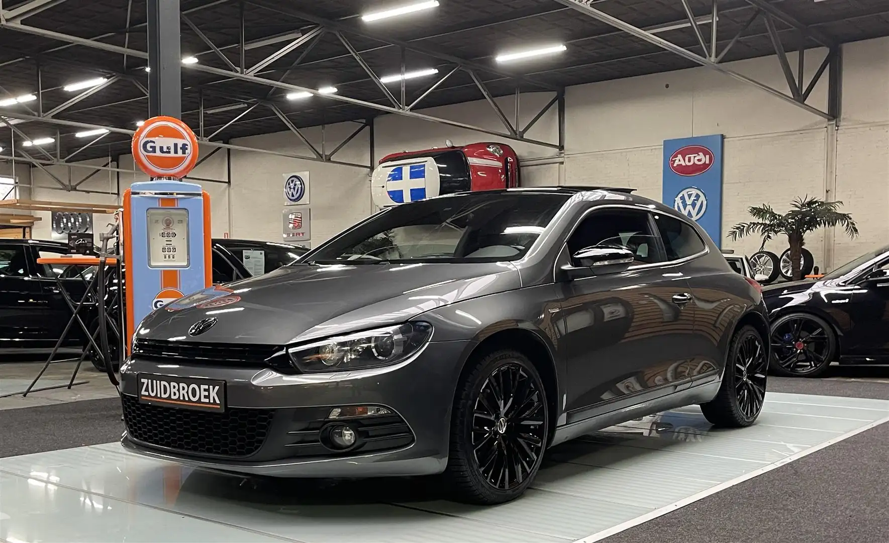 Volkswagen Scirocco 1.4 TSI Nette Auto!! DAK!! Clima!! 18''' sportvelg Grijs - 1