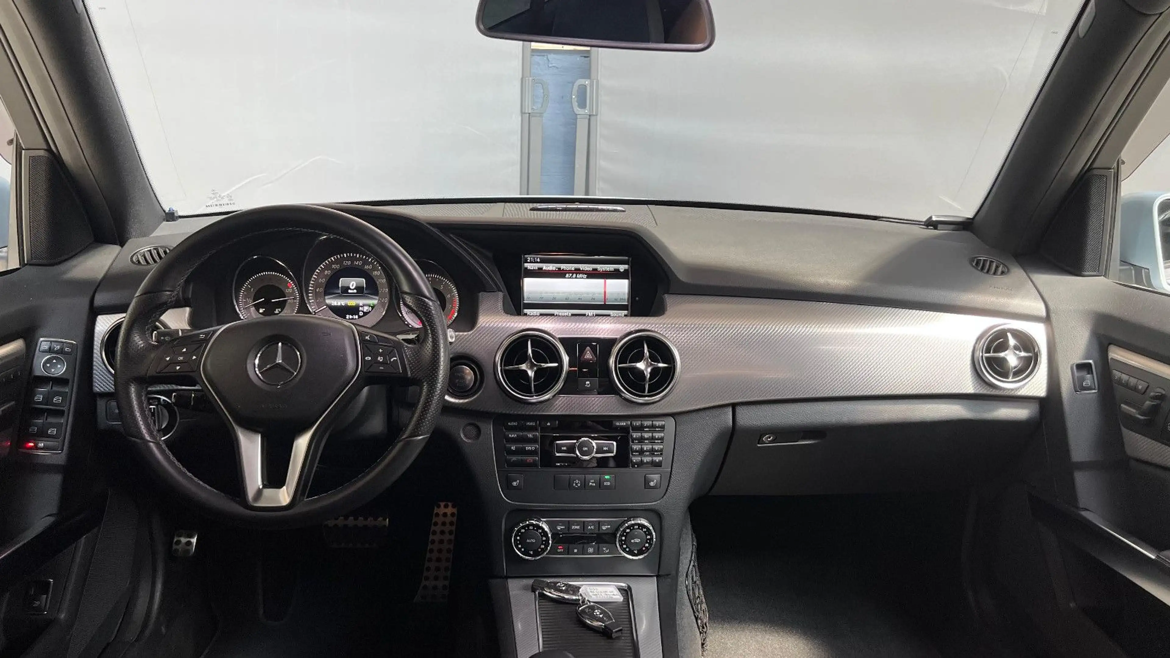 Mercedes-Benz GLK 350 4Matic AMG Styling Keyless-Go Leder SSD — photo 11