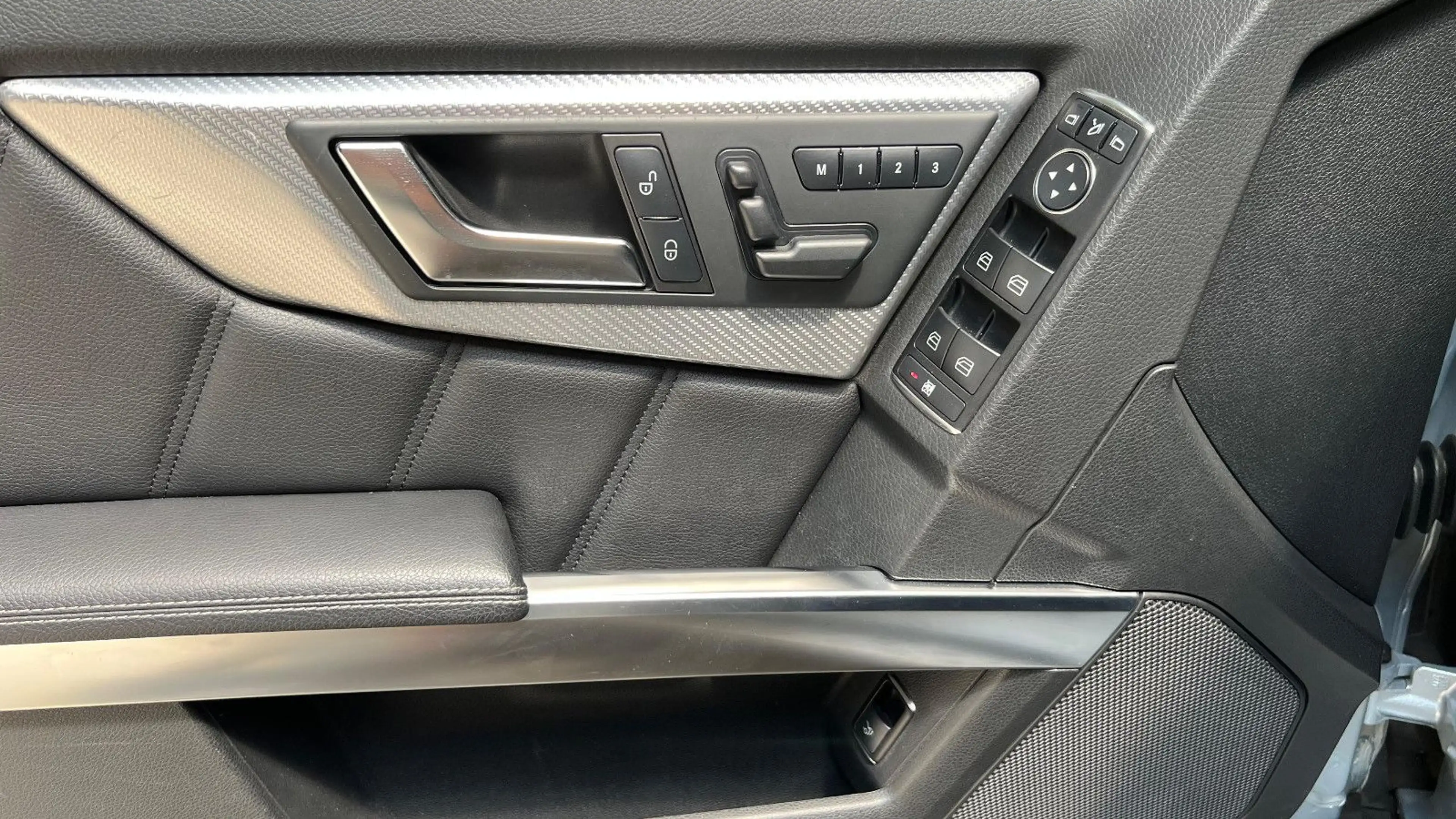 Mercedes-Benz GLK 350 4Matic AMG Styling Keyless-Go Leder SSD — photo 14