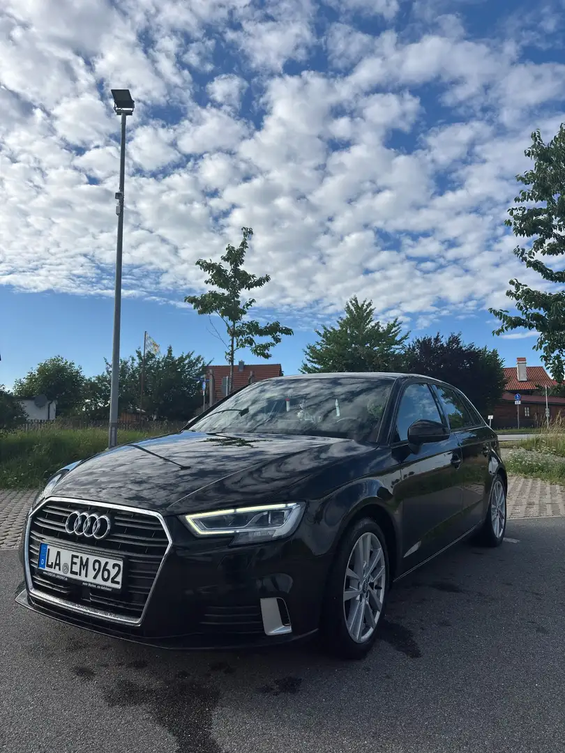 Audi A3 30 TDI Sportback Schwarz - 1