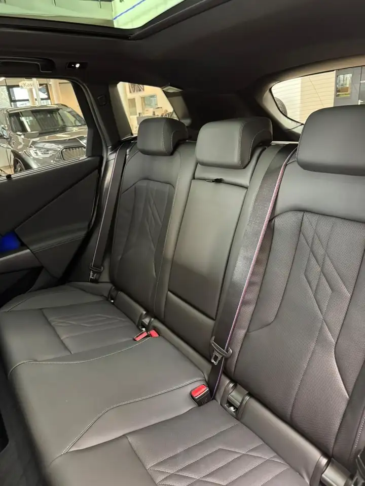 BMW X3 20d xDrive M Sport+PANO+AHK+NAVI+SHZ+PA+ LED+uvm. 9