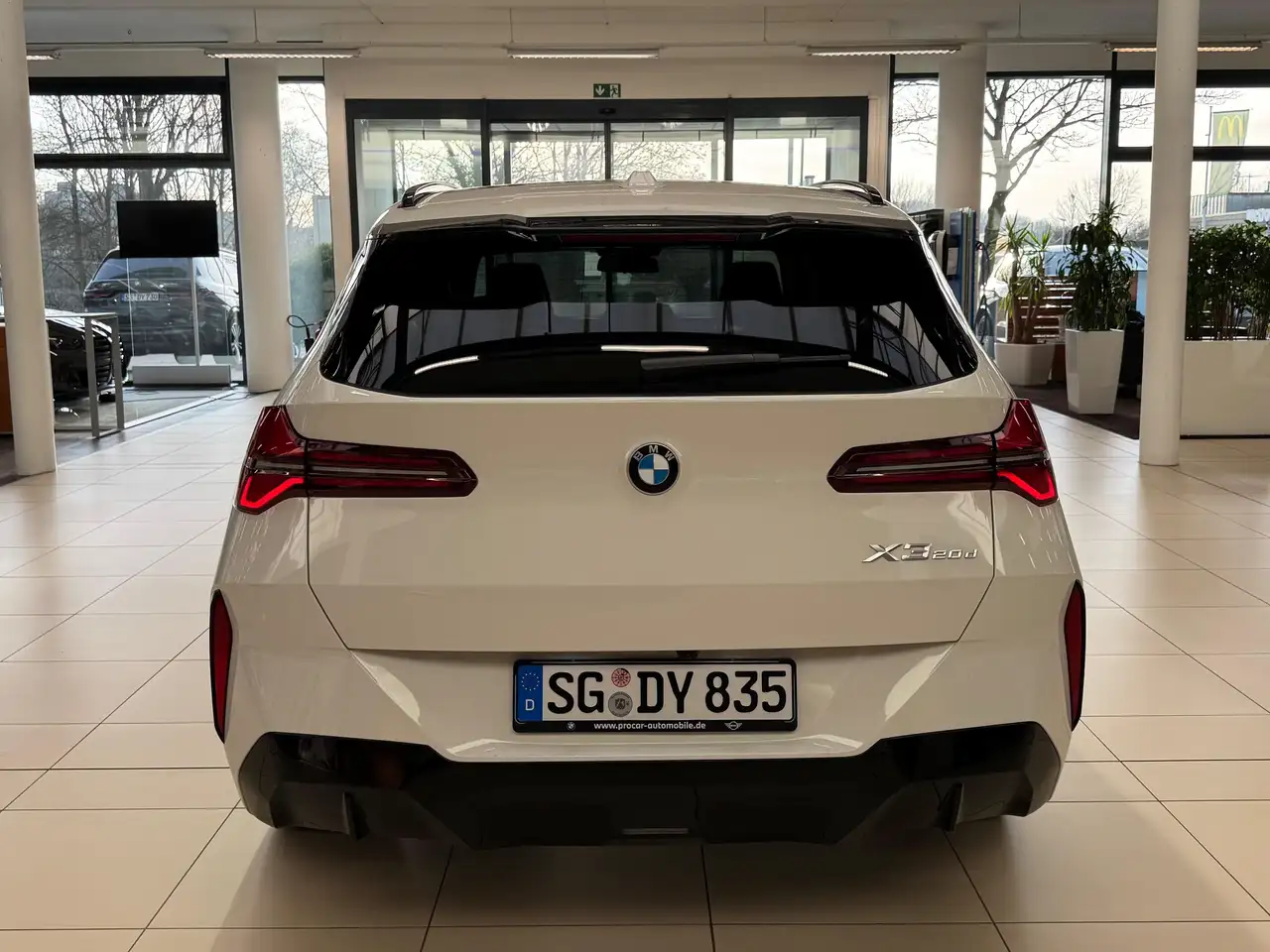 BMW X3 20d xDrive M Sport+PANO+AHK+NAVI+SHZ+PA+ LED+uvm. 4