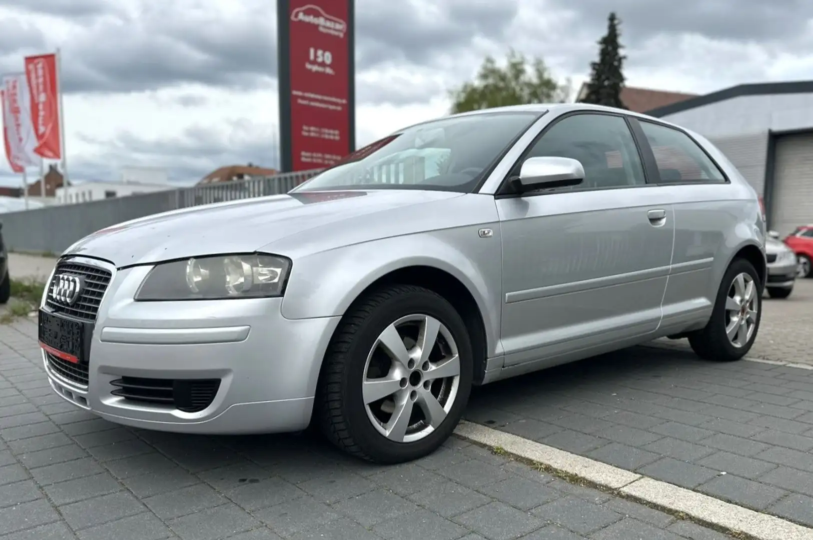 Audi A3 1.9 TDI Attraction / TÜV 03/27 / Klimaaut. Zilver - 1