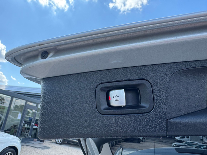 Mercedes-Benz E 300 E T-Modell E 300 d 245PS KAMARA — photo 11