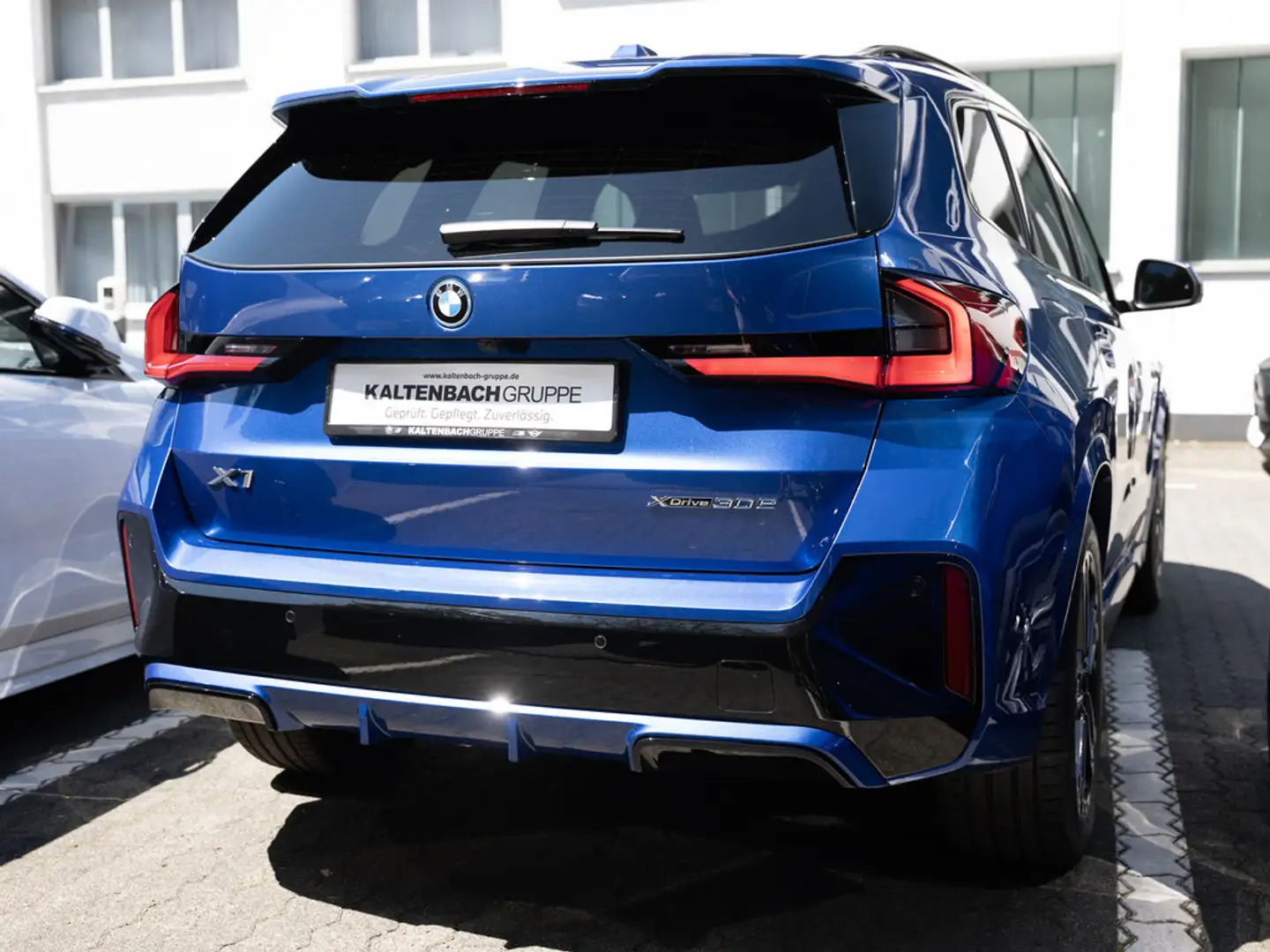 BMW X1 xDrive 30e M-Sport AHK HUD LED NAVI H/K Bleu - 2