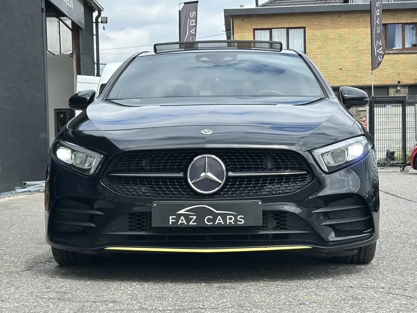 Mercedes-Benz A 180 d Edition * PACK AMG + T.PANO + LED + CAMERA * Zwart - 2
