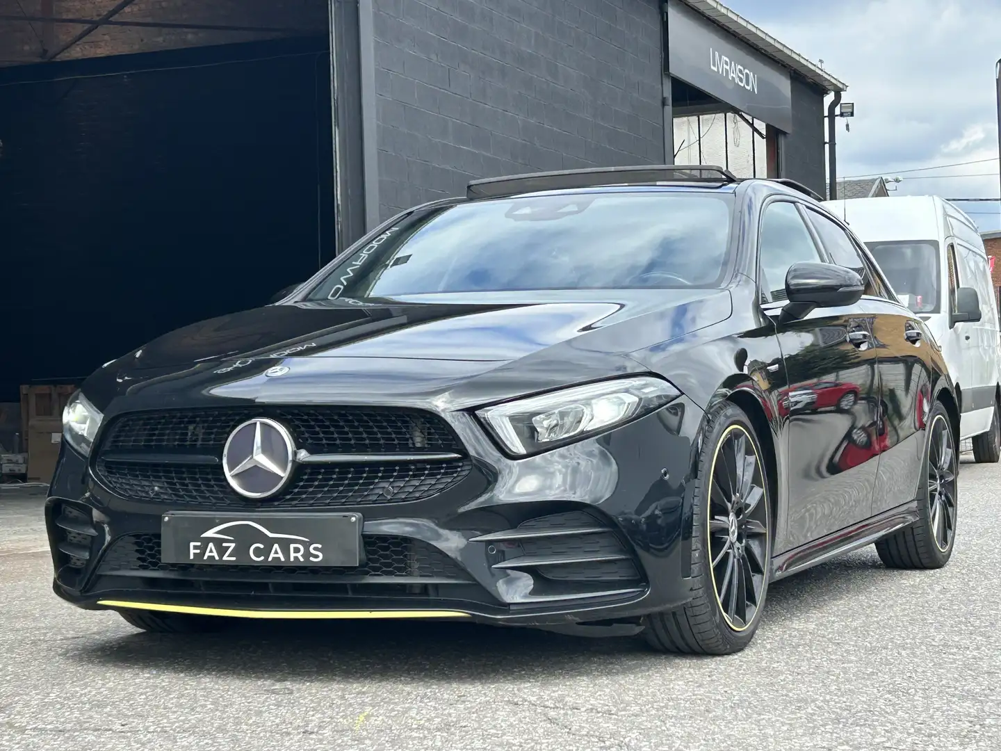Mercedes-Benz A 180 d Edition * PACK AMG + T.PANO + LED + CAMERA * Zwart - 1