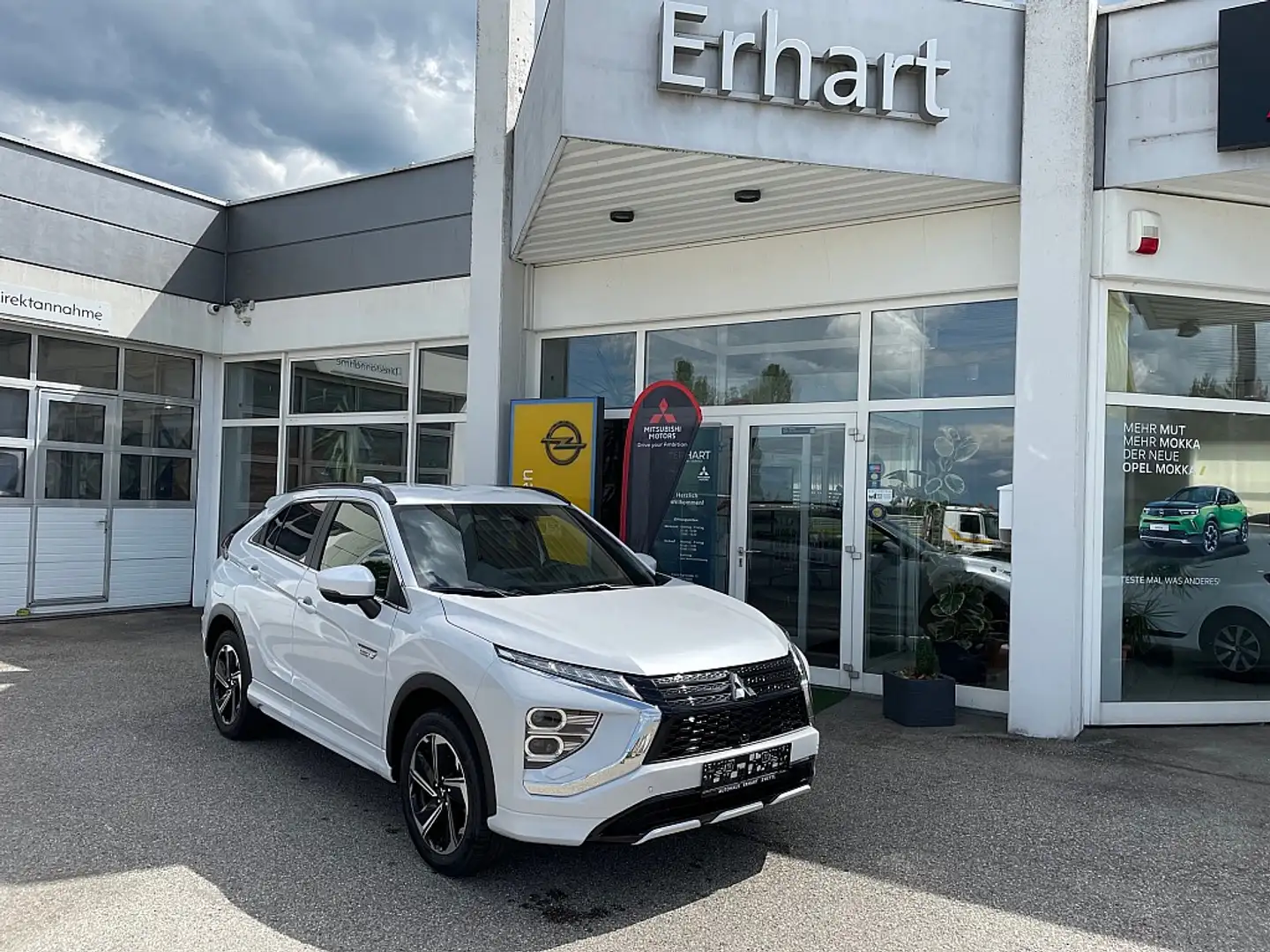 Mitsubishi Eclipse Cross 2,4 PHEV 4WD Diamond CVT Aut. Weiß - 1