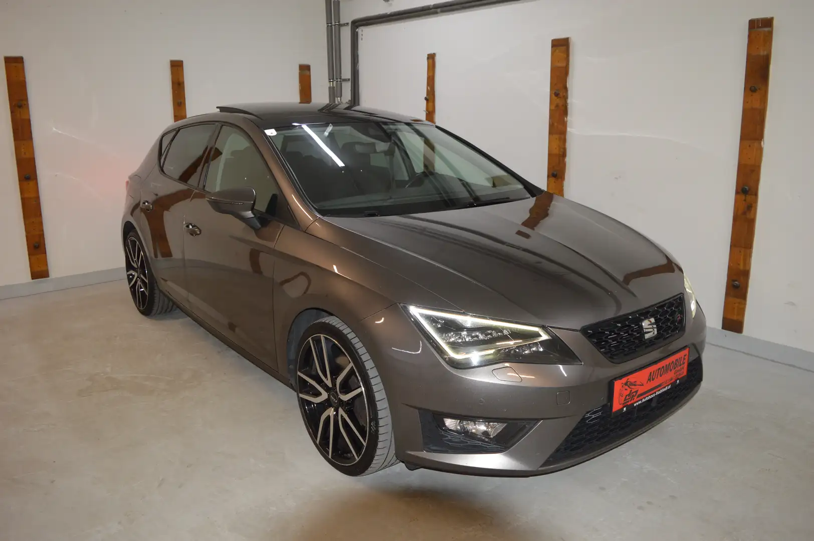SEAT Leon 1,4 TSI **Panorama**Virtual Cockpit**Alcantara** Grijs - 1