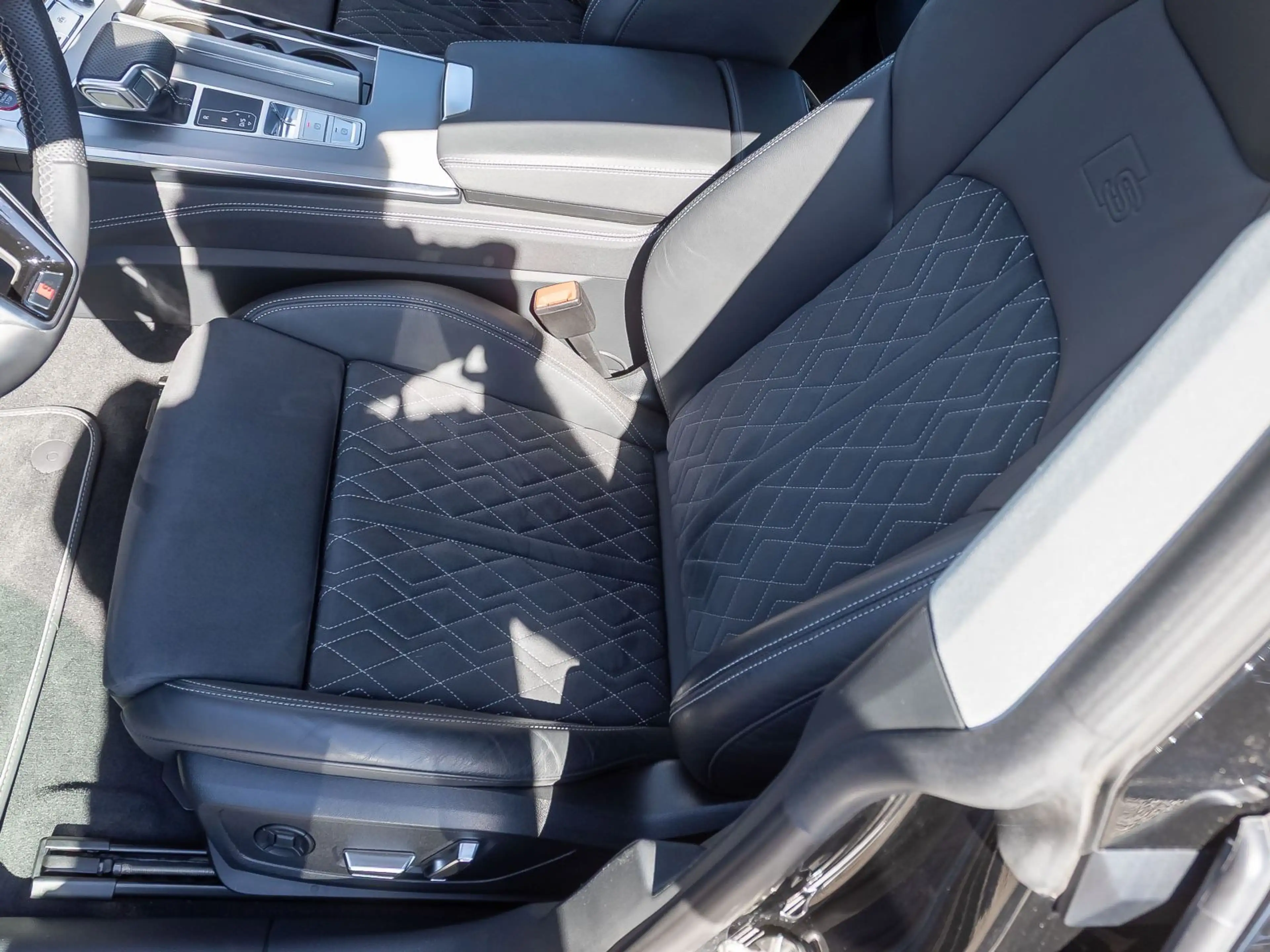 Audi S7 TDI Navi Matrix HuD Luftfederung AC — photo 14