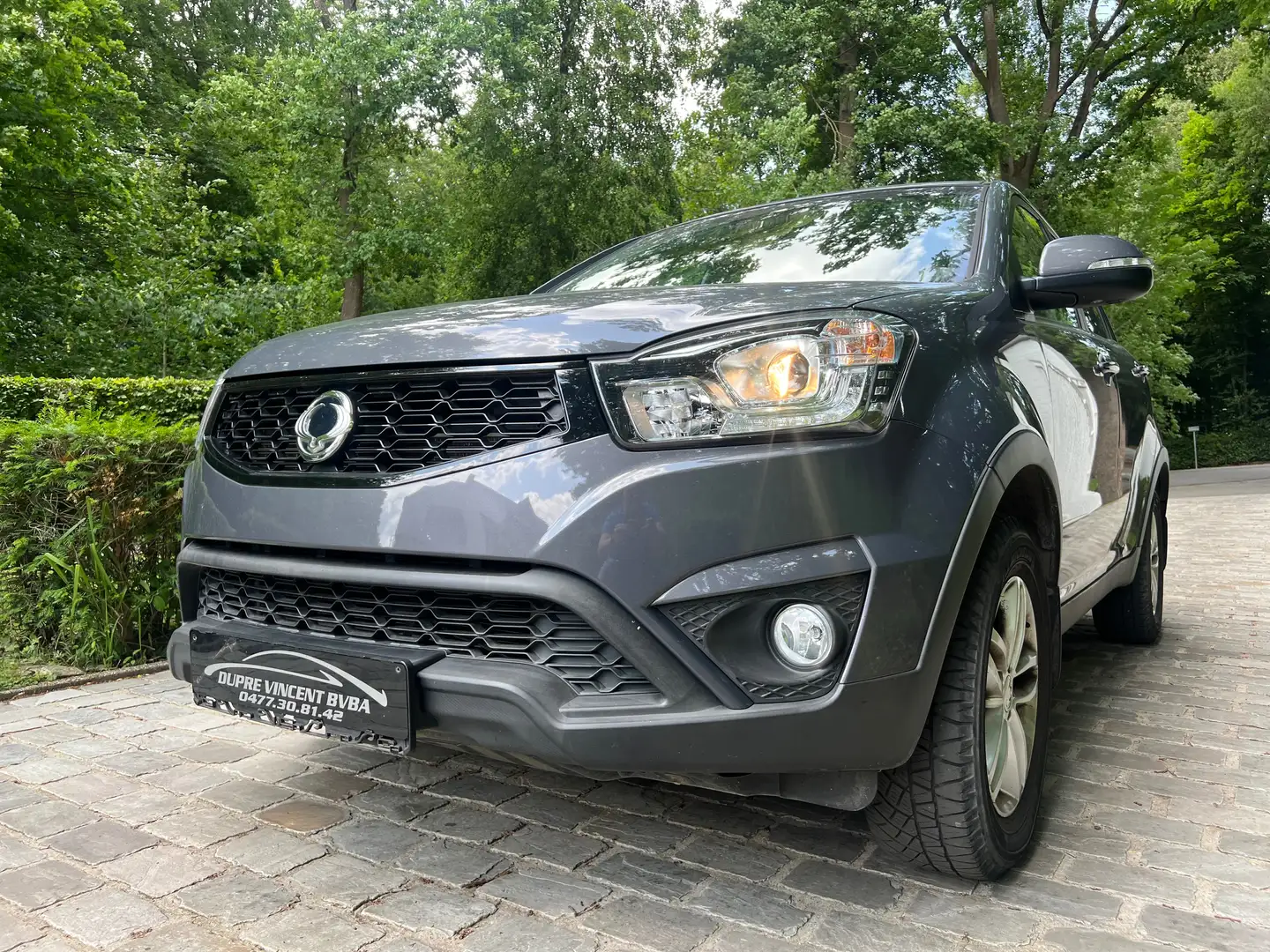SsangYong Korando 2.2 D 2WD Gris - 2