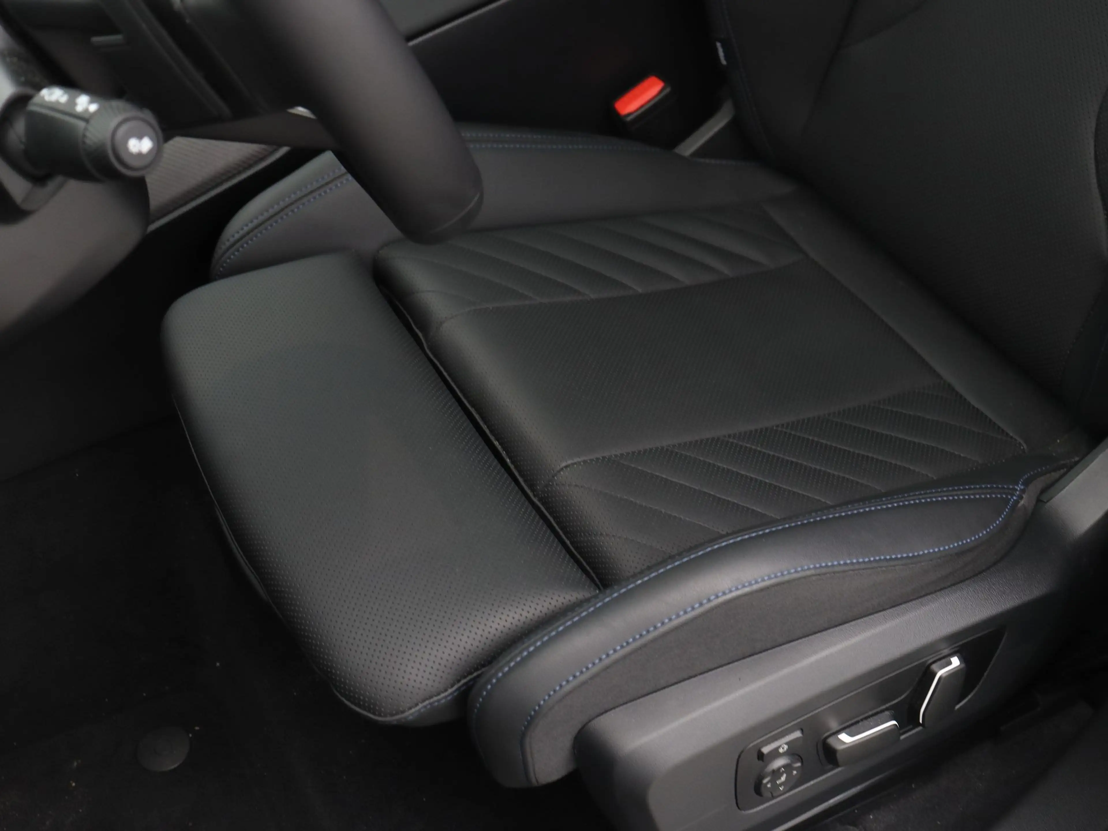 BMW X3 30e xDrive — photo 15