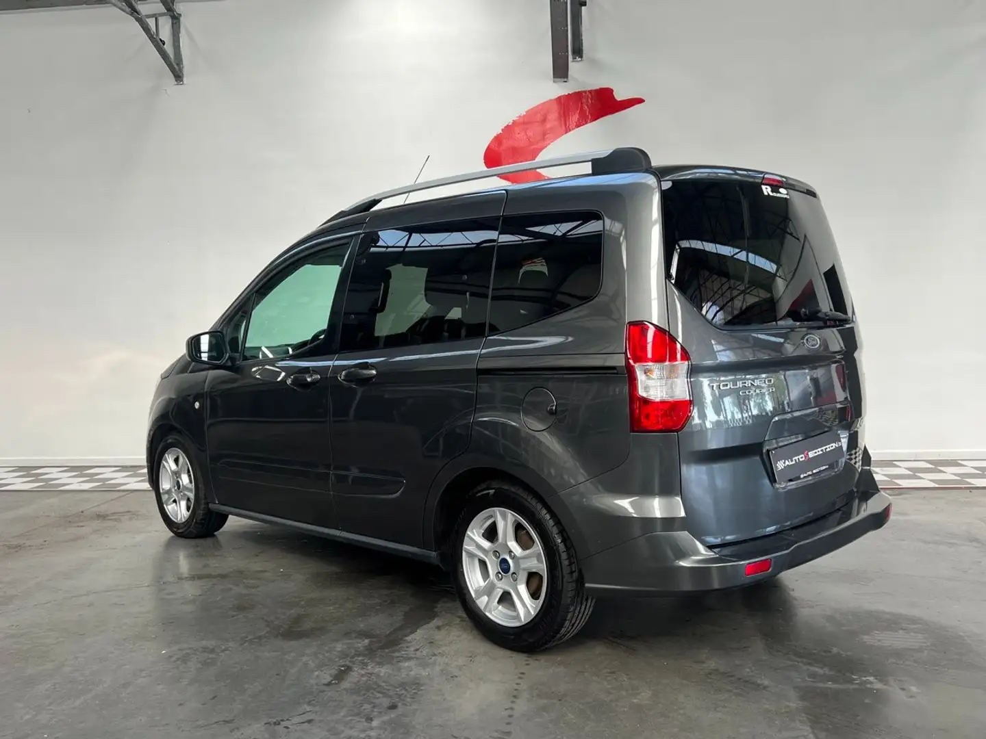 Ford Tourneo Courier 1.0 EcoBoost (1ère main) Gris - 2