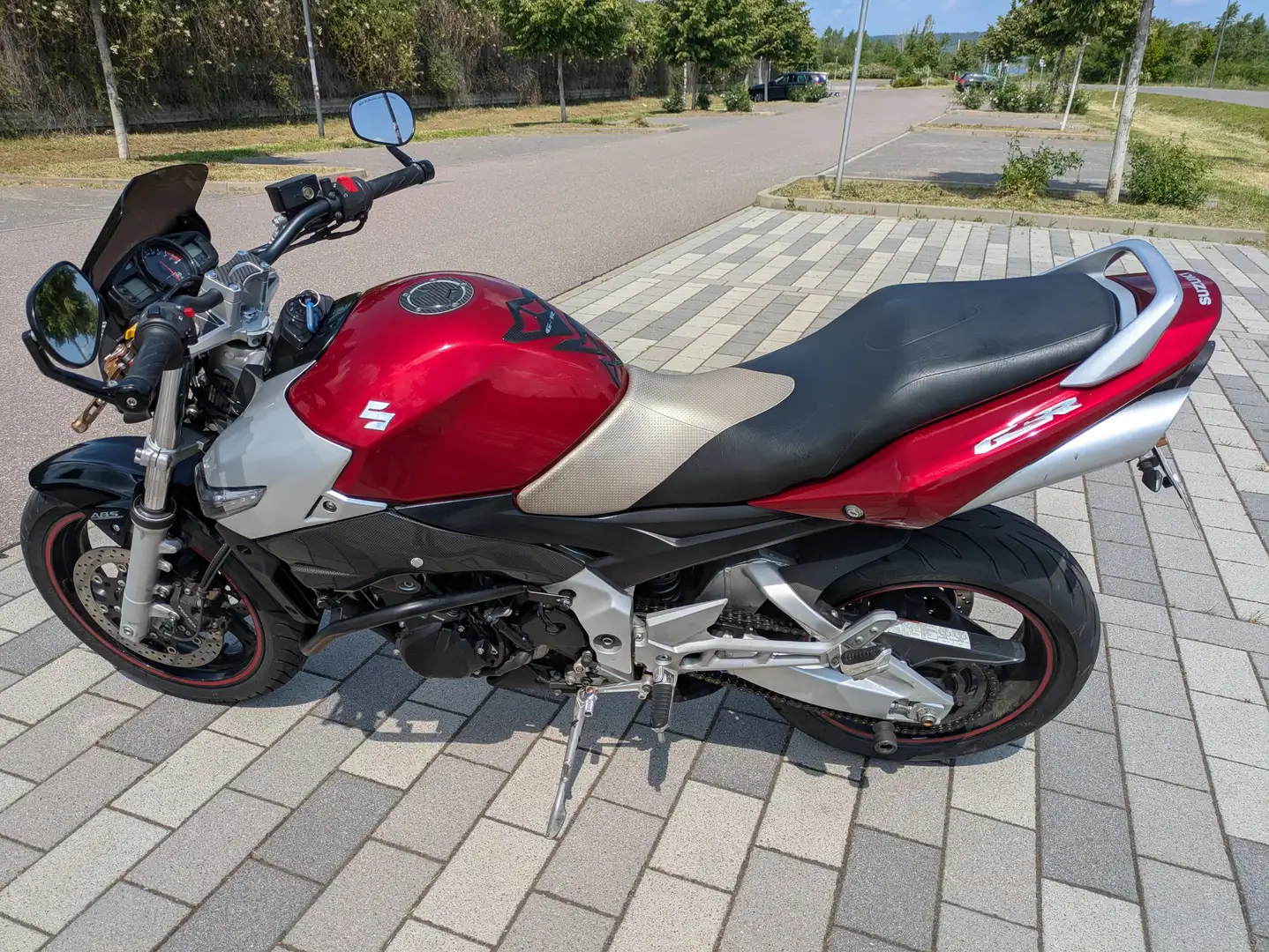 Suzuki GSR 600 ABS Červená - 1