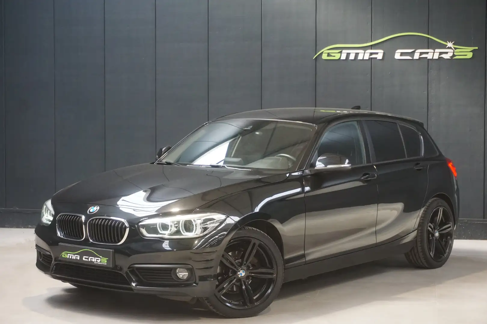 BMW 118 iA Benzine Automaat-Navi-Airco-PDC-108dkm-Garantie Zwart - 1