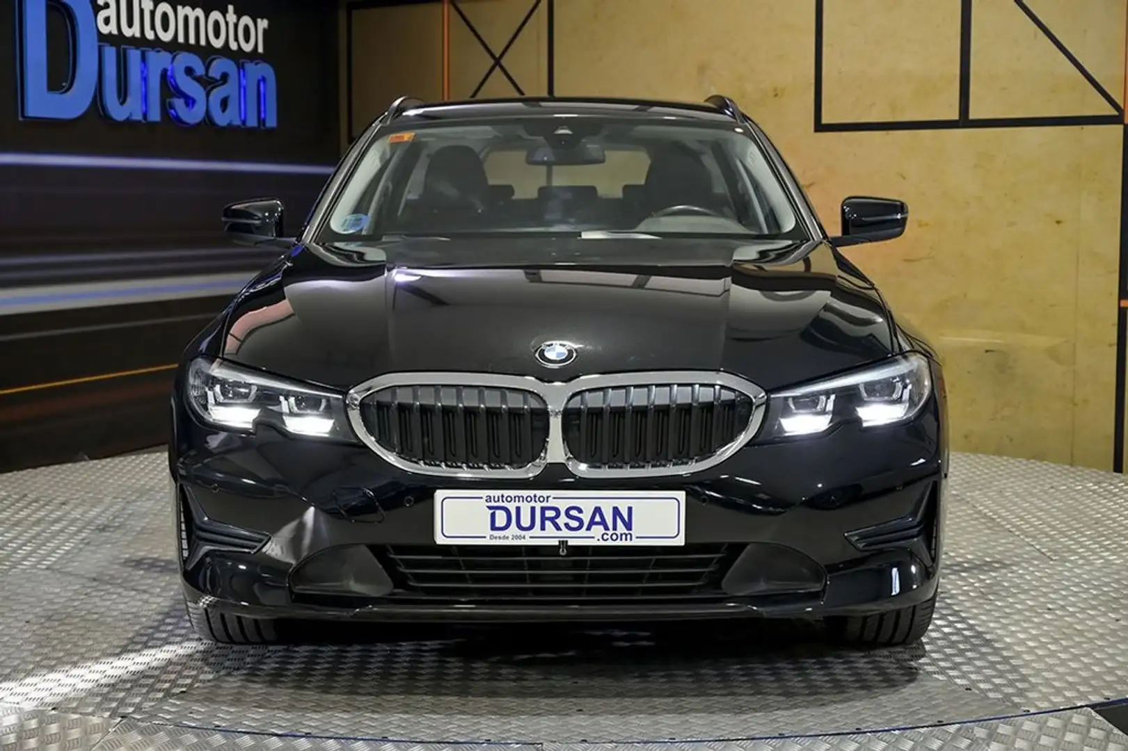 BMW 318 318d Auto.Touring Noir - 2