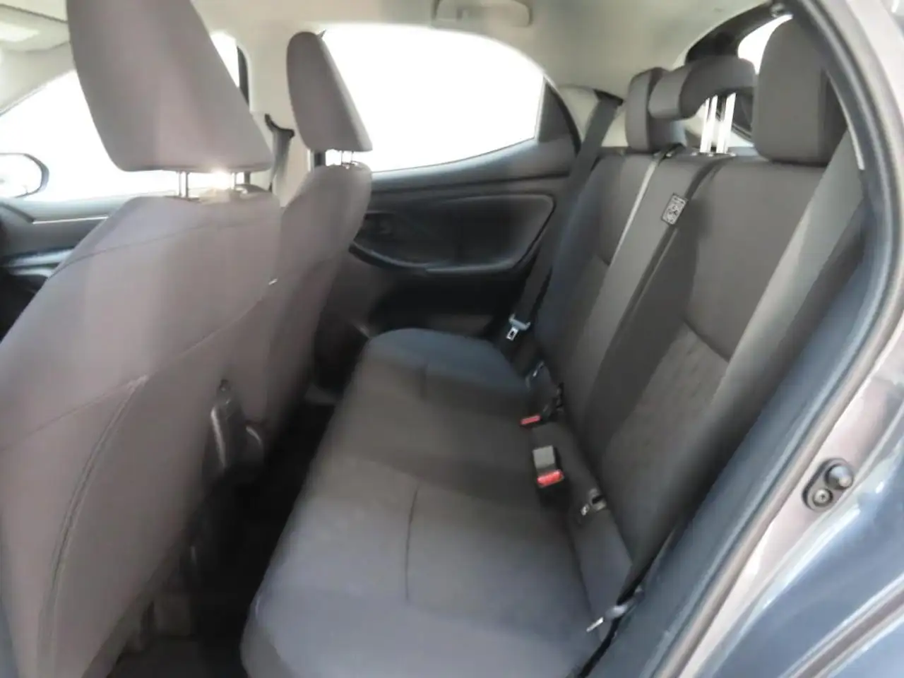 Toyota Yaris 1.5 HYBRID 115 ACTIVE I AUTOMAAT I APPLE CARPLAY I, миниатюра 5