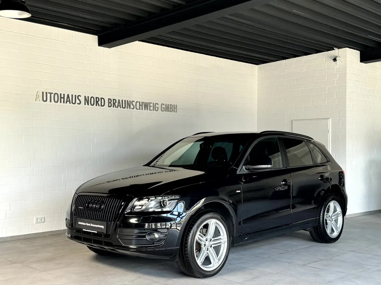 Audi Q5 2.0 TDI Quattro S line*Pano*AHK*B&O*Leder* Schwarz - 1