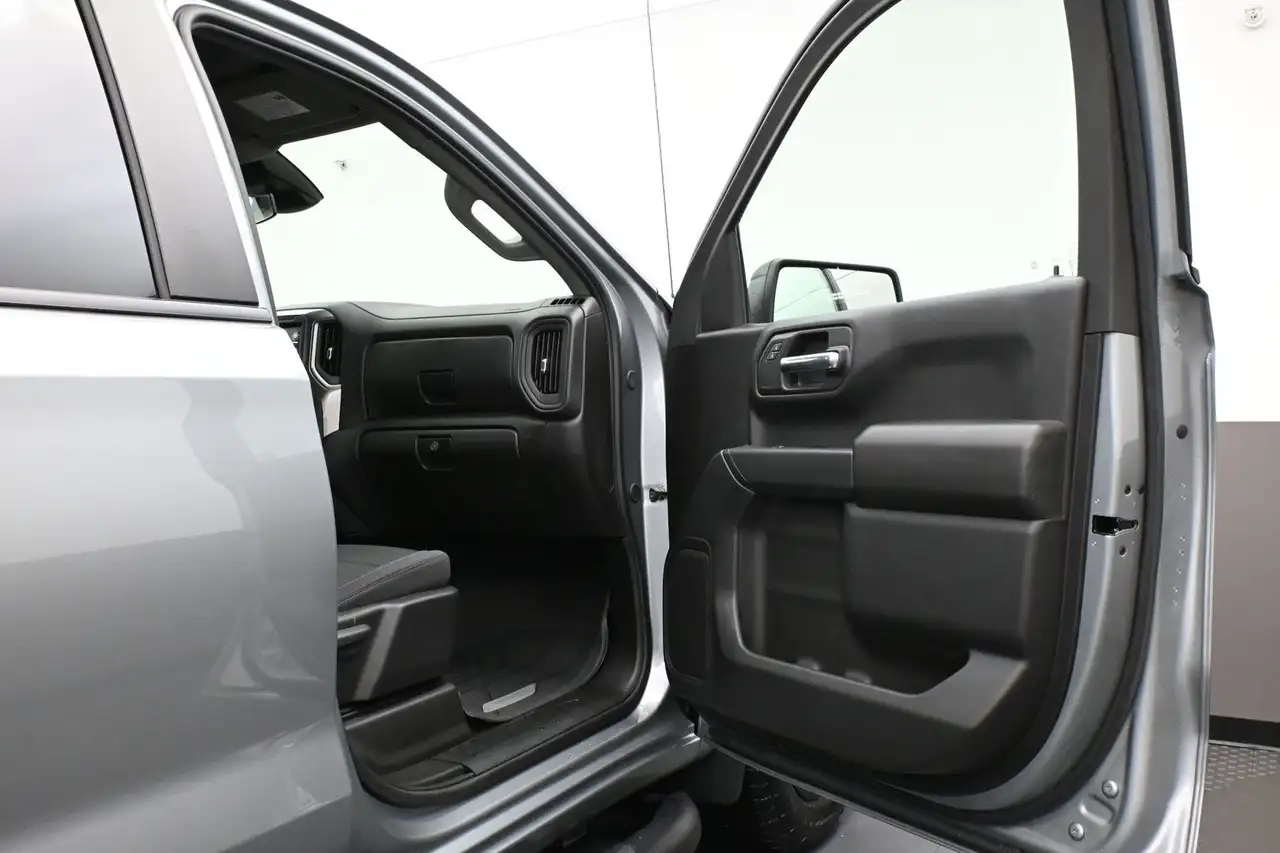 Chevrolet Silverado 1500 снимка Chevrolet Silverado 1500