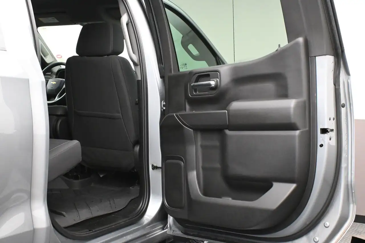 Chevrolet Silverado 1500 снимка Chevrolet Silverado 1500