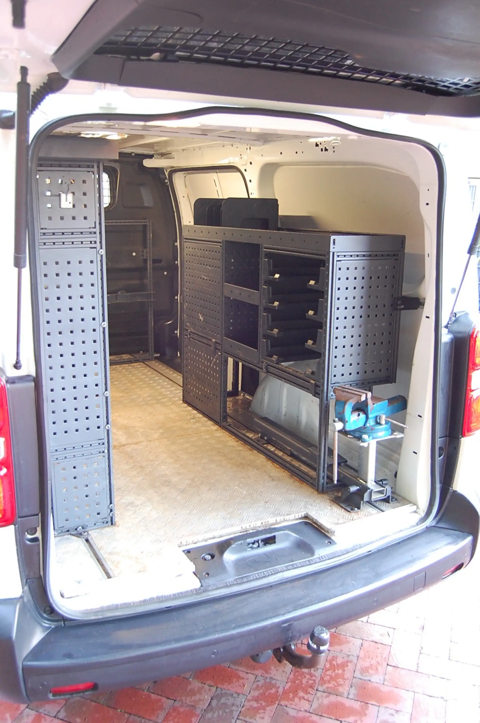 Peugeot Expert 2.0 Kasten lang Premium L3 Regalausbau AHK 2,5t, Navi, Klima, Dachtrager — photo 11