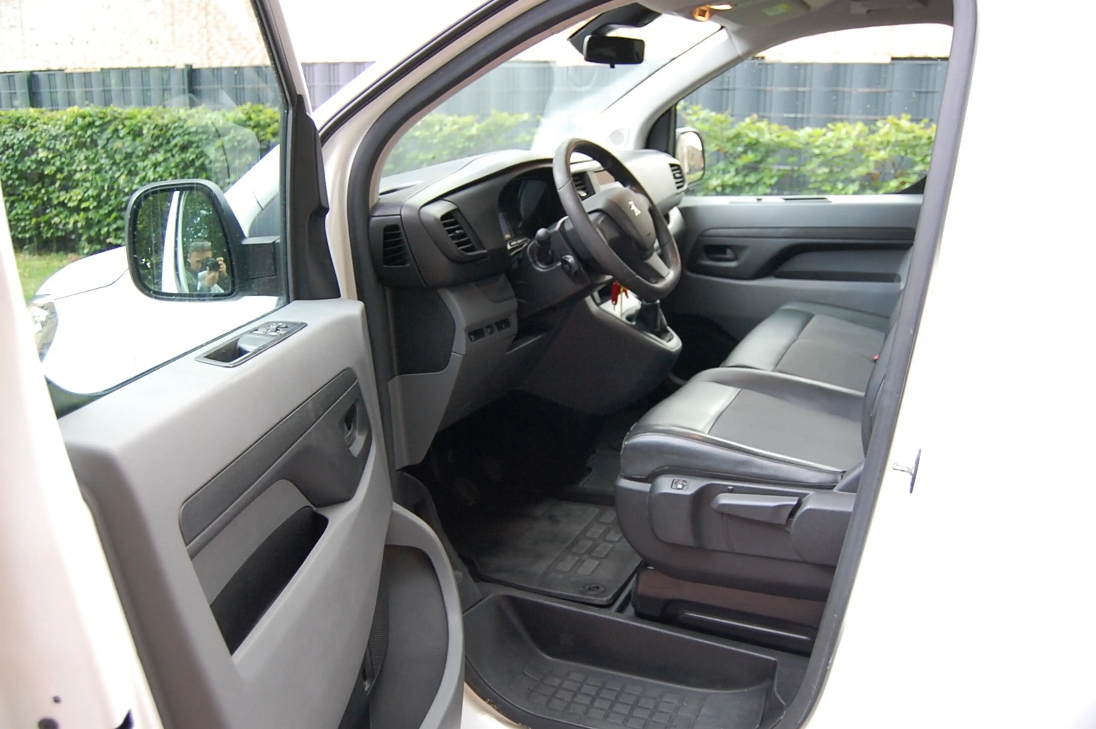 Peugeot Expert 2.0 Kasten lang Premium L3 Regalausbau AHK 2,5t, Navi, Klima, Dachtrager — photo 5