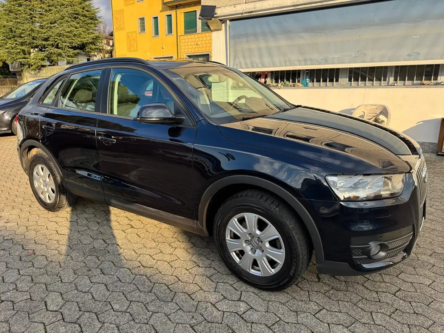 Audi Q3 1.4 TFSi Business 150CV S-tronic*EURO6 Bleu - 2