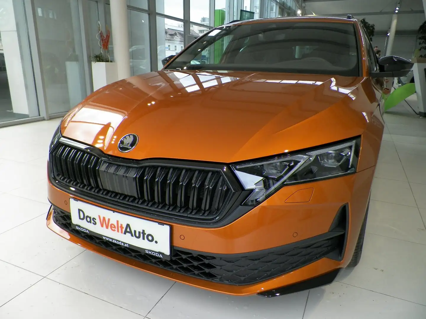 Skoda Octavia Sportline TDI DSG Orange - 1