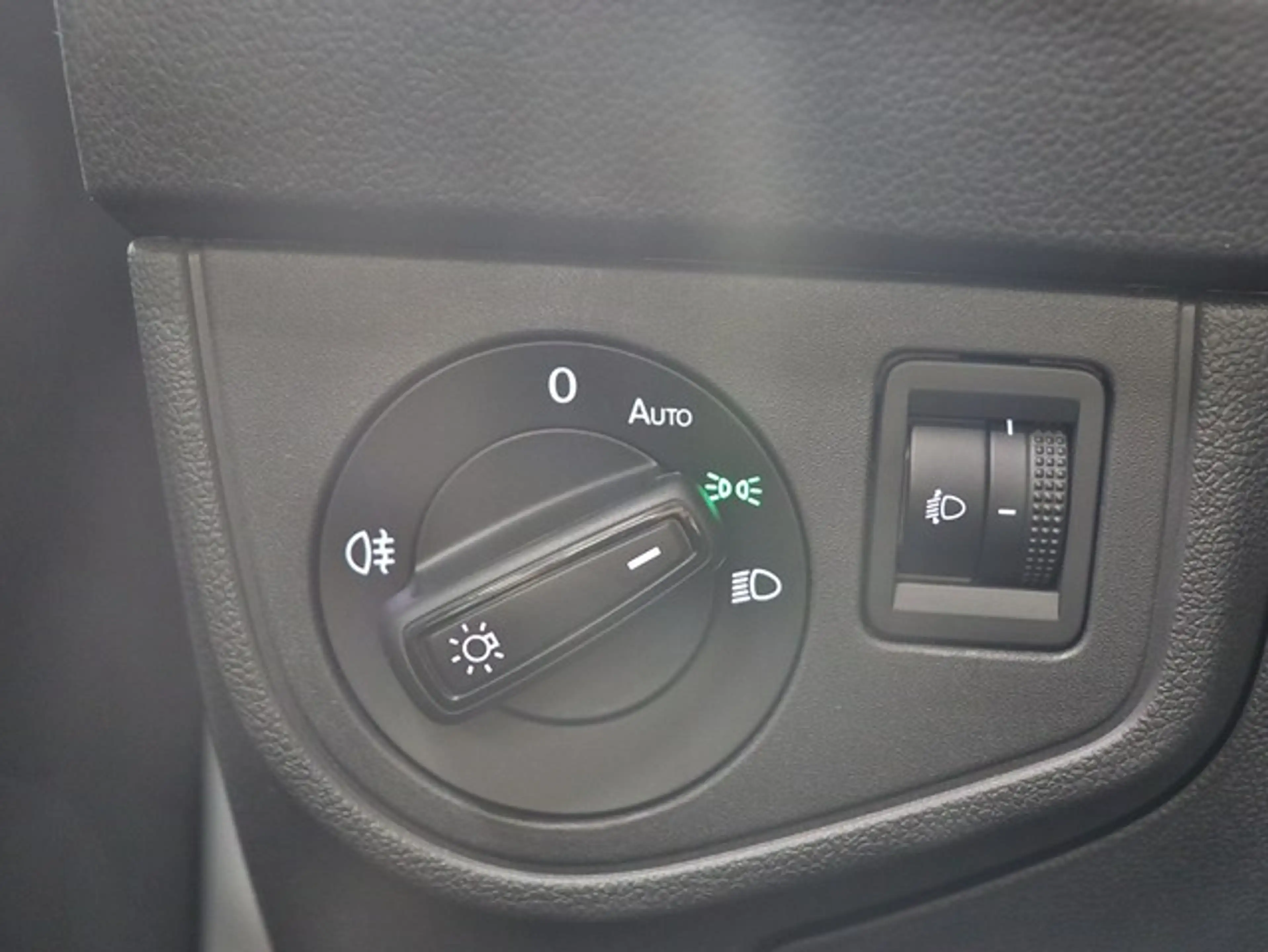 Volkswagen Taigo Goal 1.0 TSI ACC+APP+PDC+LED+MFL+ALU — photo 14