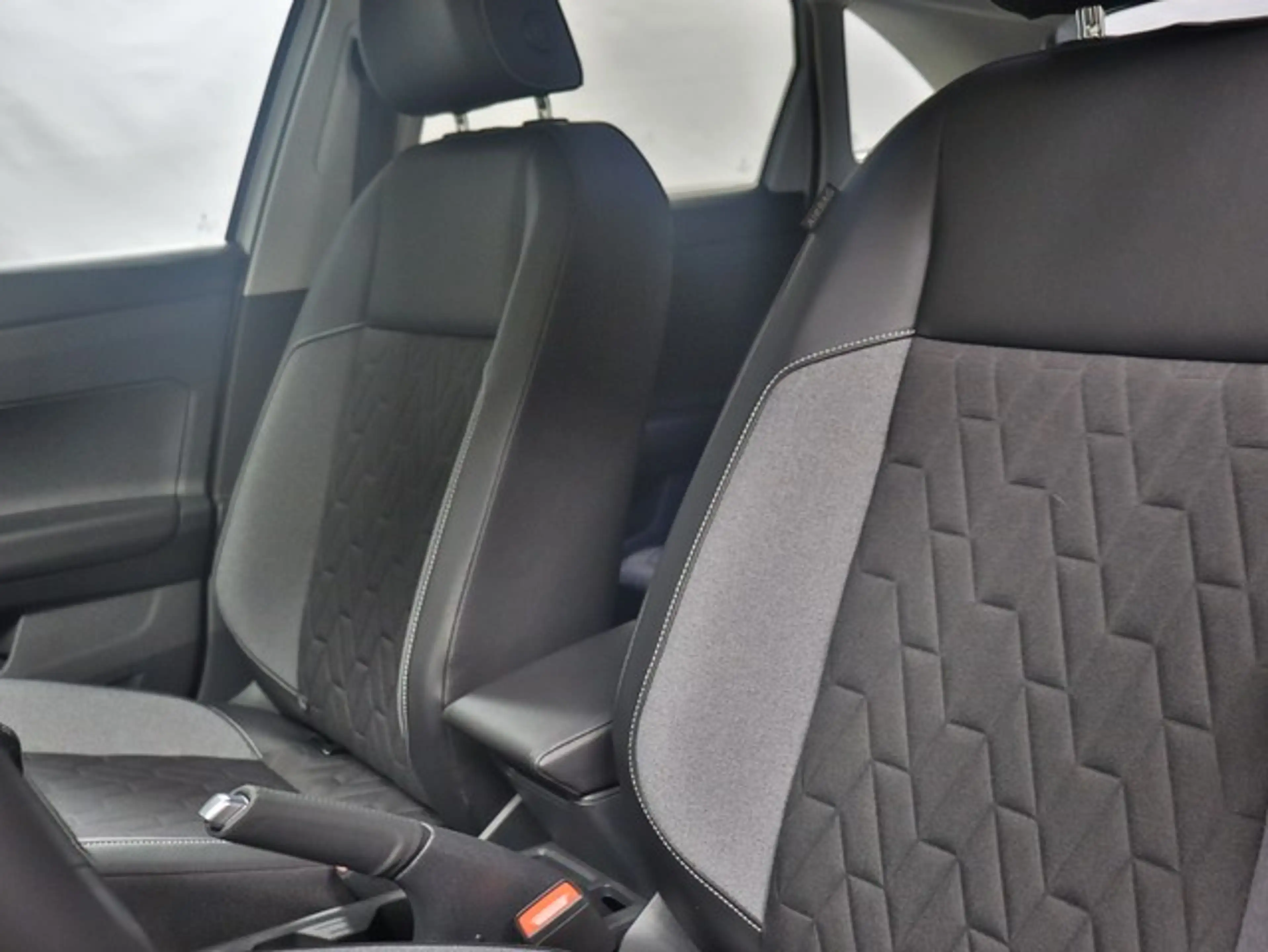 Volkswagen Taigo Goal 1.0 TSI ACC+APP+PDC+LED+MFL+ALU — photo 11