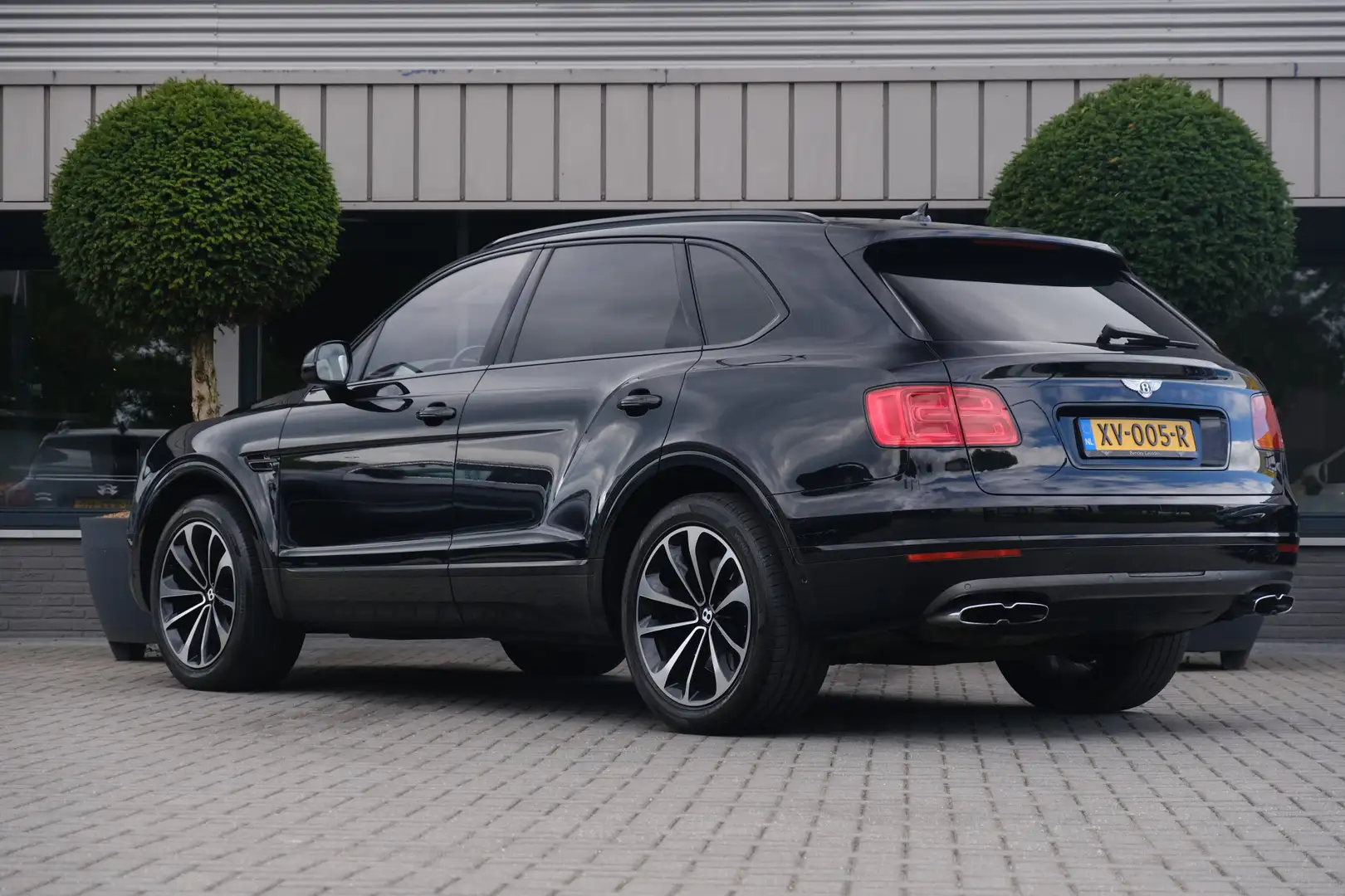 Bentley Bentayga 4.0 V8 Centenary Mulliner Panodak Carbon HUD Softc Negru - 2