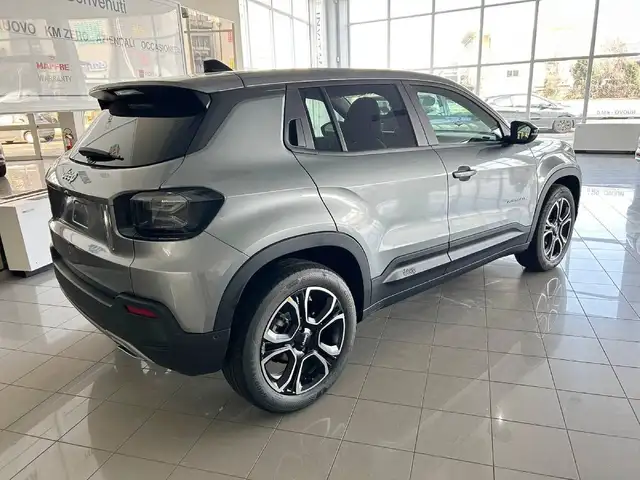 Jeep Avenger view 6