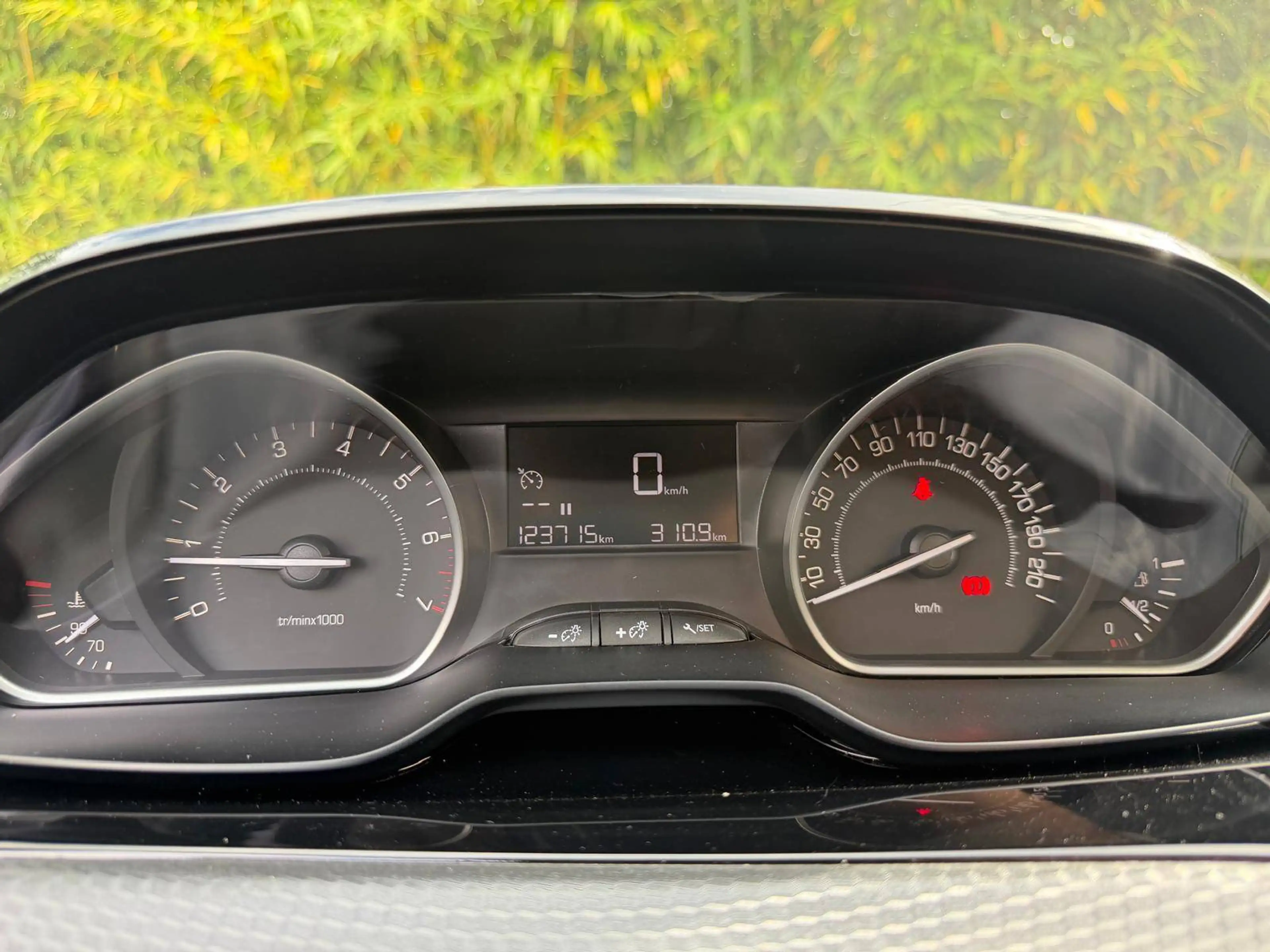 Peugeot 208 Style /1-Hand /TÜV & Inspektion neu /Garantie — photo 13