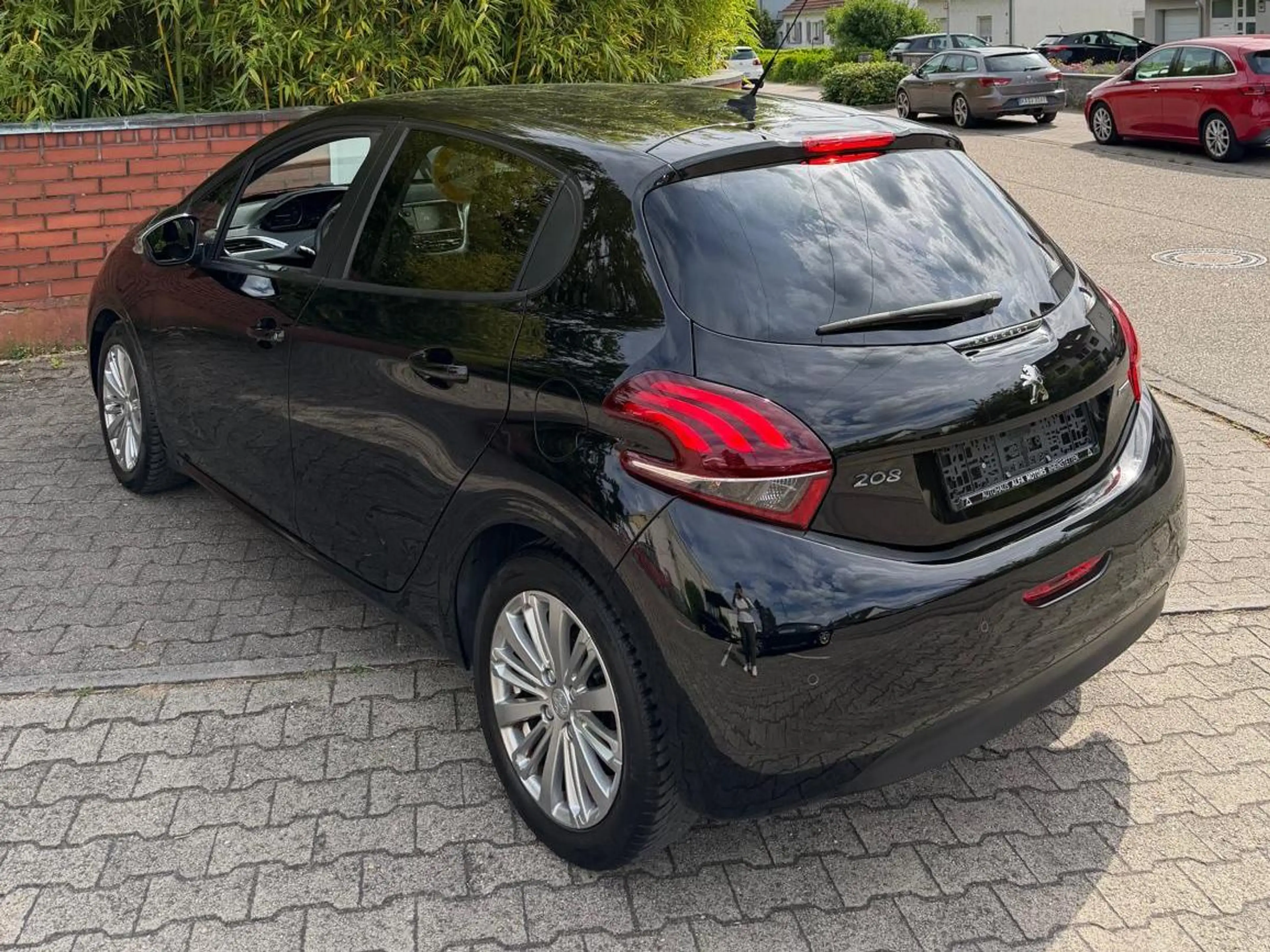 Peugeot 208 Style /1-Hand /TÜV & Inspektion neu /Garantie — photo 4