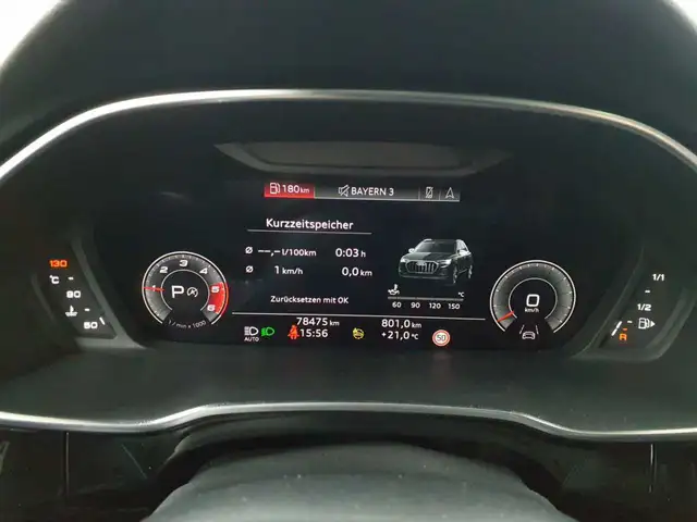 Audi Q3 view 11