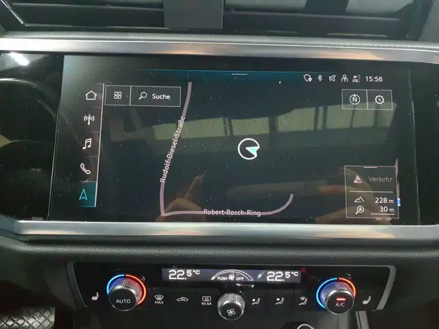 Audi Q3 view 12