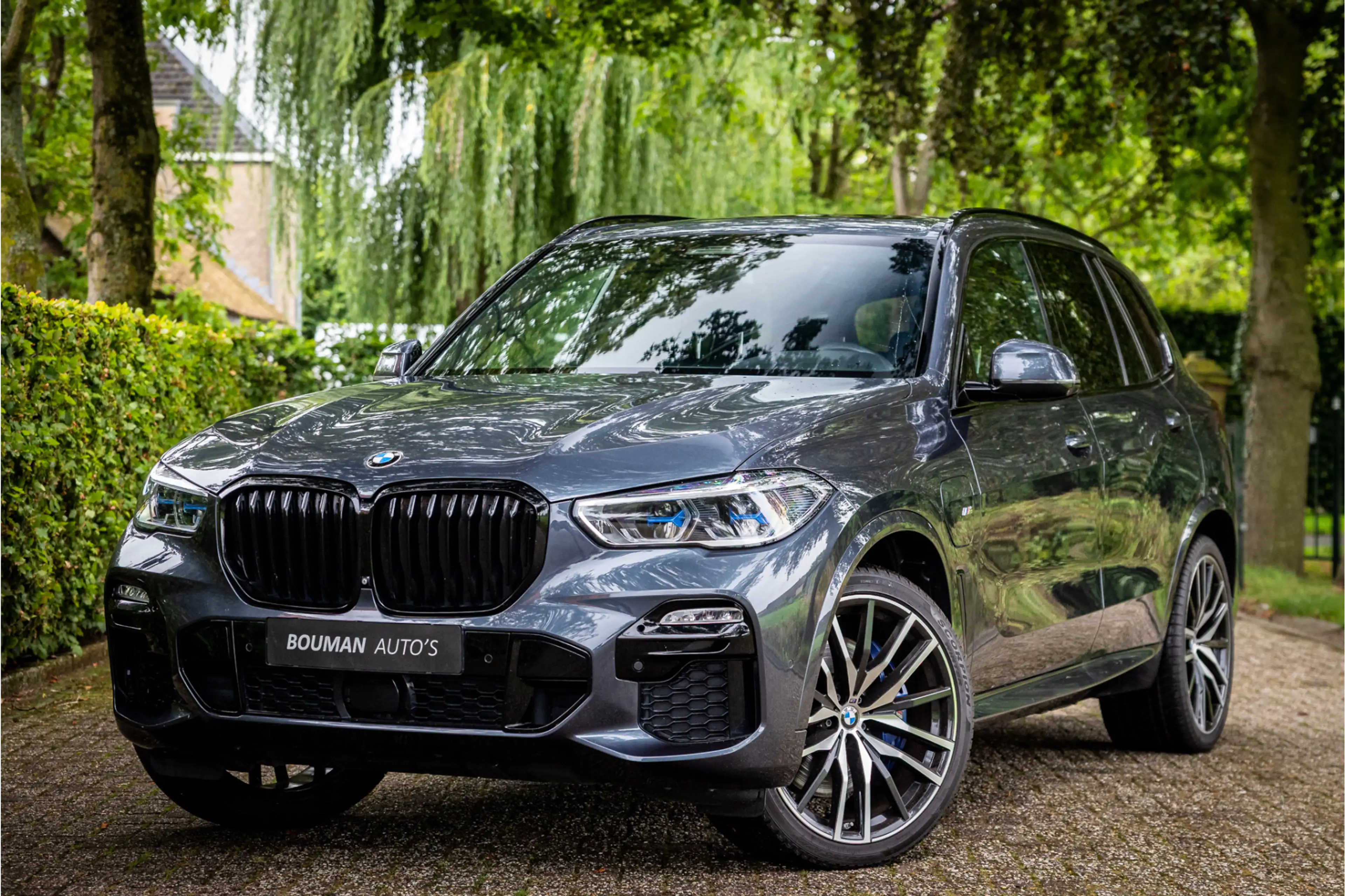 BMW X5 xDrive45e M Sport Sky Lounge Laser Soft Close 22"